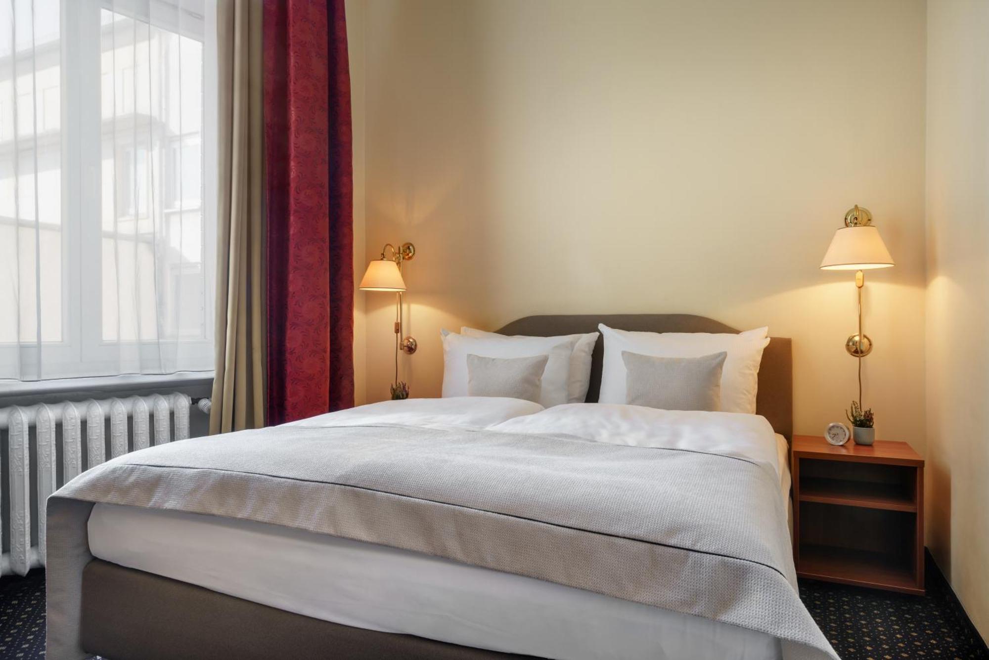 Hotel Kronprinz Hamburg Hauptbahnhof Экстерьер фото